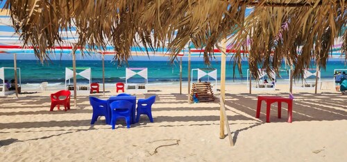 شاليه عائلى للإيجار الساحل الشمالي قرية تاهيتى باى 
 الجراولة قرب مدينة مطروح 