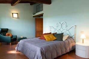 2 bedrooms, WiFi, bed sheets - La Casa di Bernard  - with pool (San Gimignano)