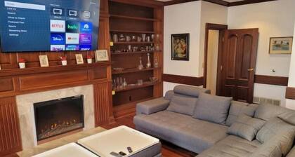 Mj's Place. 2-bedroom apartment just 3 minutes to Indiana Dunes National Park