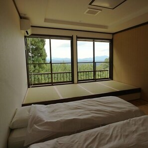 Room - Kamosu Mori (Tokamachi)