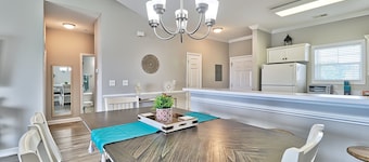 Winter Rates! Relaxing 2BR Unit with Pool View