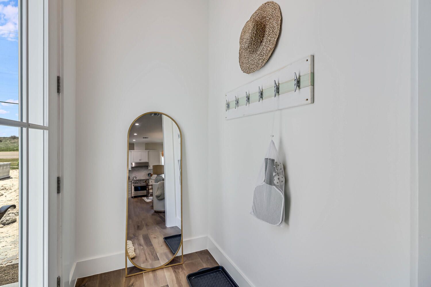 Cottage (2 Bedrooms) | Front of property