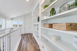 Interior - Mint Julep 210 Esc-a (Port Aransas)