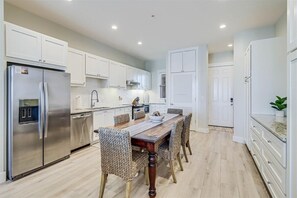 Apartment (2 Bedrooms) | Interior - High Dune TC 2203 (Port Aransas)