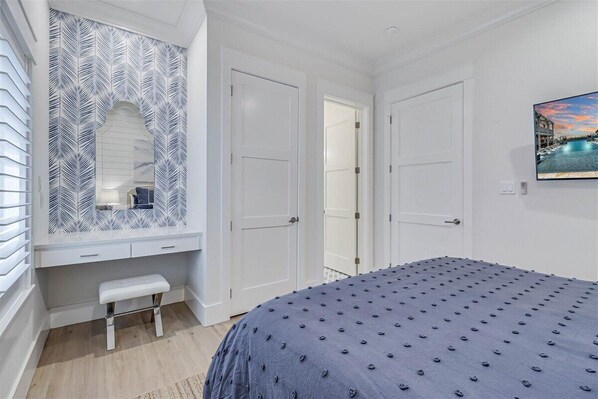House (5 Bedrooms) | Interior
