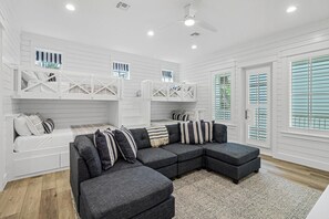 Interior - The Spanish Main 309 HI (Port Aransas)