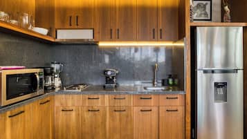 Luxury Penthouse, 1 King Bed | Private kitchen | Mini-fridge, microwave