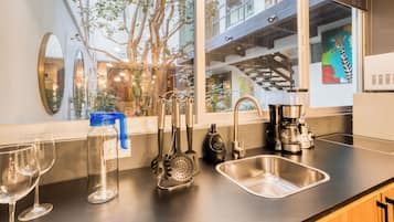 Premium-Apartment, 1 King-Bett, Terrasse | Eigene Küche