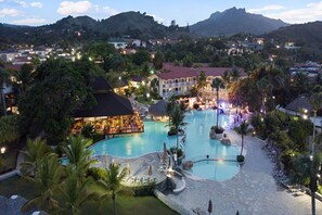 Outdoor pool - LHVC - Junior Suite -- closest to beach and pools, ALL INCLUSIVE (Puerto Plata)