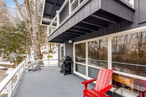 Terrace/patio - The Chalet Getaway (Montgomery)