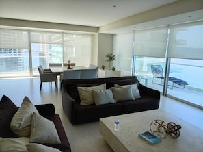 50-inch flat-screen TV with cable channels, TV - Park Life Peninsula (Puerto Vallarta)