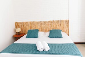 Chambre Double Deluxe | Literie hypoallergénique, bureau, Wi-Fi gratuit, draps fournis