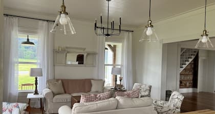 Farmhouse in beautiful Ferndale. Big enough for the whole family!