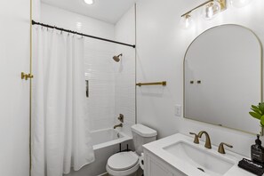 Douche, serviettes fournies