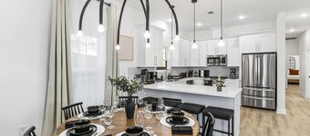 4BR Sleeps 12 | Walk to Beach | Pool | Yard | Dogs | New 2023 Build