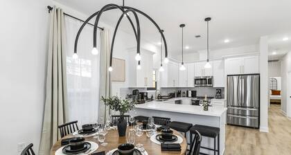 4BR Sleeps 12 | Walk to Beach | Pool | Yard | Dogs | New 2023 Build