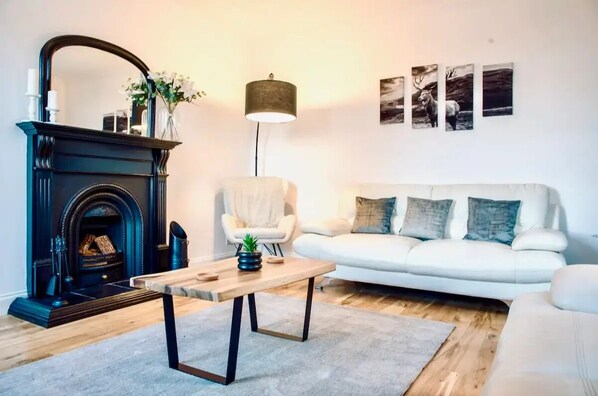 Smart TV, fireplace, video games, books