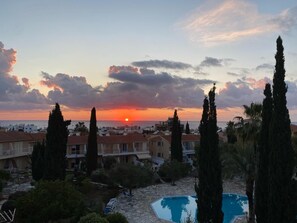 Pool - Regina Gardens 1, Venus Beach -6 min, Sunset Sea View, Gated Complex (Paphos)