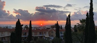 Regina Gardens 1, Venus Beach -6 min, Sunset Sea View, Gated Complex