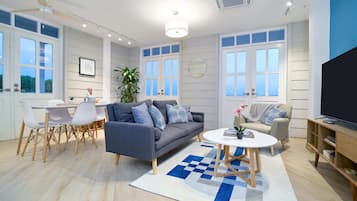 Apartment (1D) | Wohnbereich | 40-Zoll-Smart-TV mit Kabelempfang