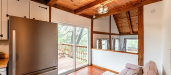 Happy Farm with Views & Hot Tub!

