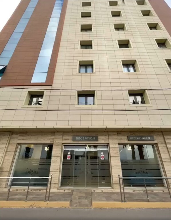 Front of property - Niagara Hotel Aeroport (Algiers)