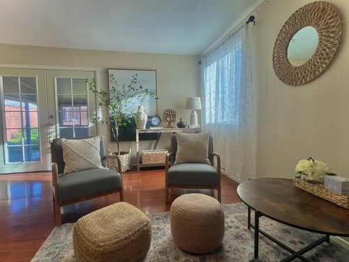 Near Claremont La Verne near highways 10 57 210 Memory foam Queen's bed