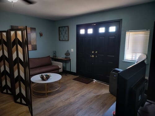 Guest house studio close to downtown.