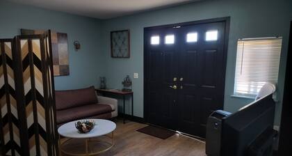 Guest house studio close to downtown.