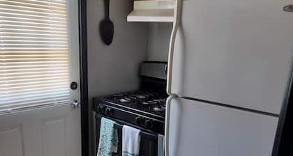 Guest house studio close to downtown.