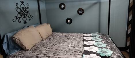 1 bedroom, in-room safe, travel cot, free WiFi