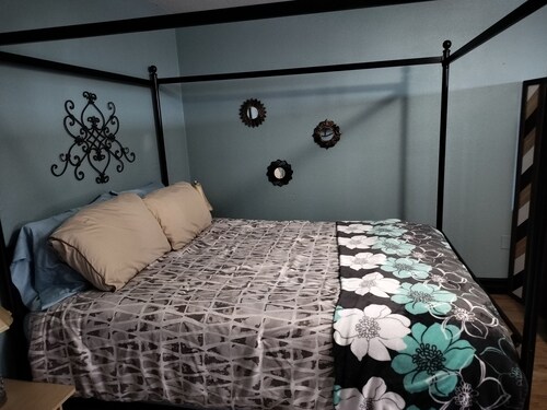 Guest house studio close to downtown.