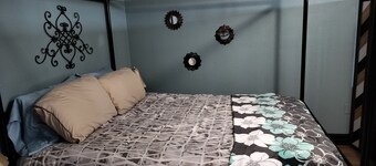 Guest house studio close to downtown.