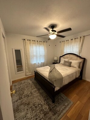 2 Schlafzimmer, Bügeleisen/Bügelbrett, WLAN, Bettwäsche