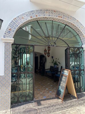 واجهة المنشأة