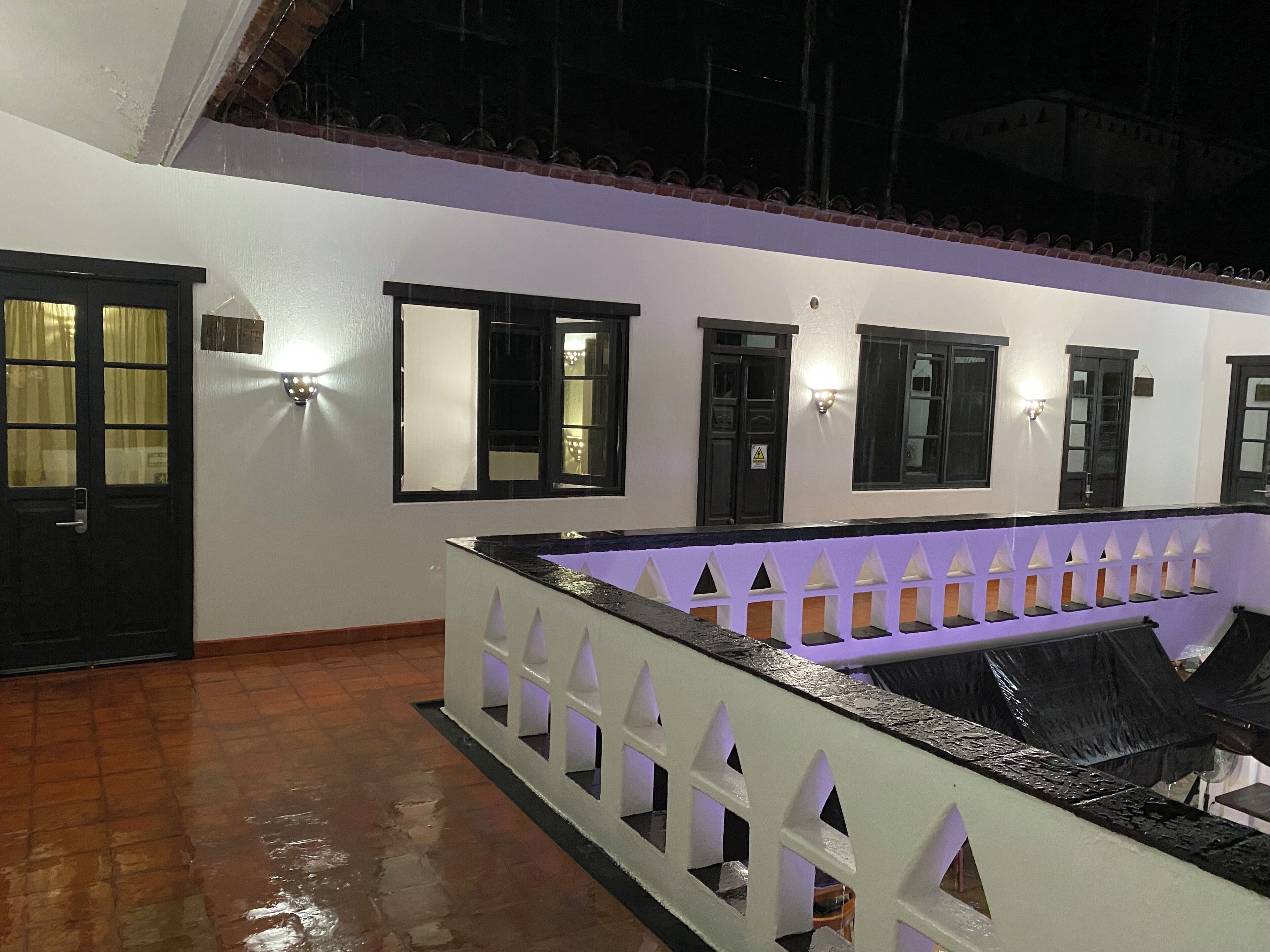 Basic Double Room | In-room safe, iron/ironing board, free WiFi