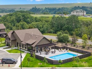 Exterior - New! 5 BR w/ Rooftop Hot tub (Red Lodge)