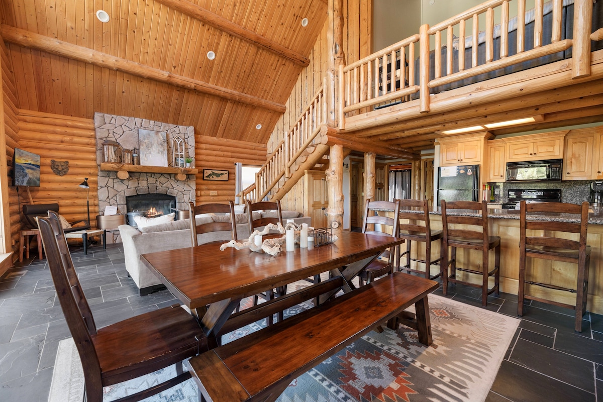 Photo 4 of Lakeview Lodge - Across the street from the lake, Log Cabin, Arcade Game ,Lake Views ,NatlForest