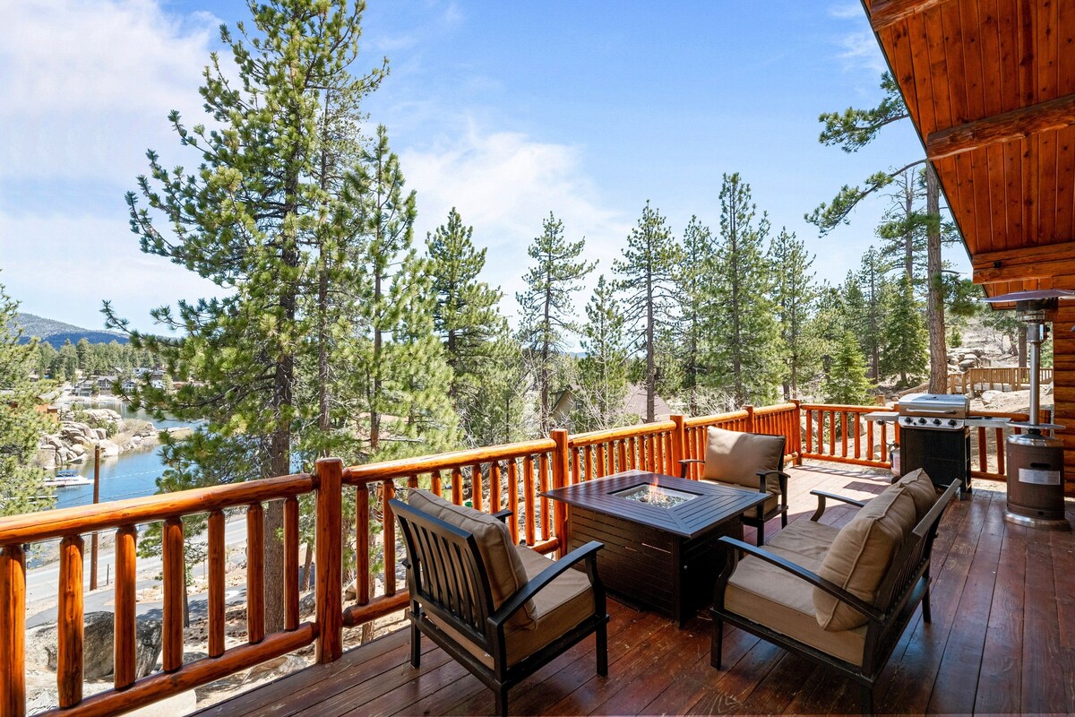 Photo 3 of Lakeview Lodge - Across the street from the lake, Log Cabin, Arcade Game ,Lake Views ,NatlForest