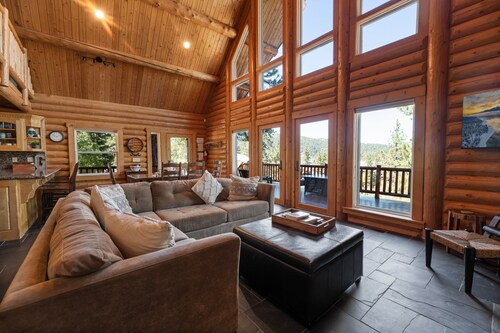 Lakeview Lodge - Across the street from the lake, Log Cabin, Arcade Game ,Lake Views ,NatlForest