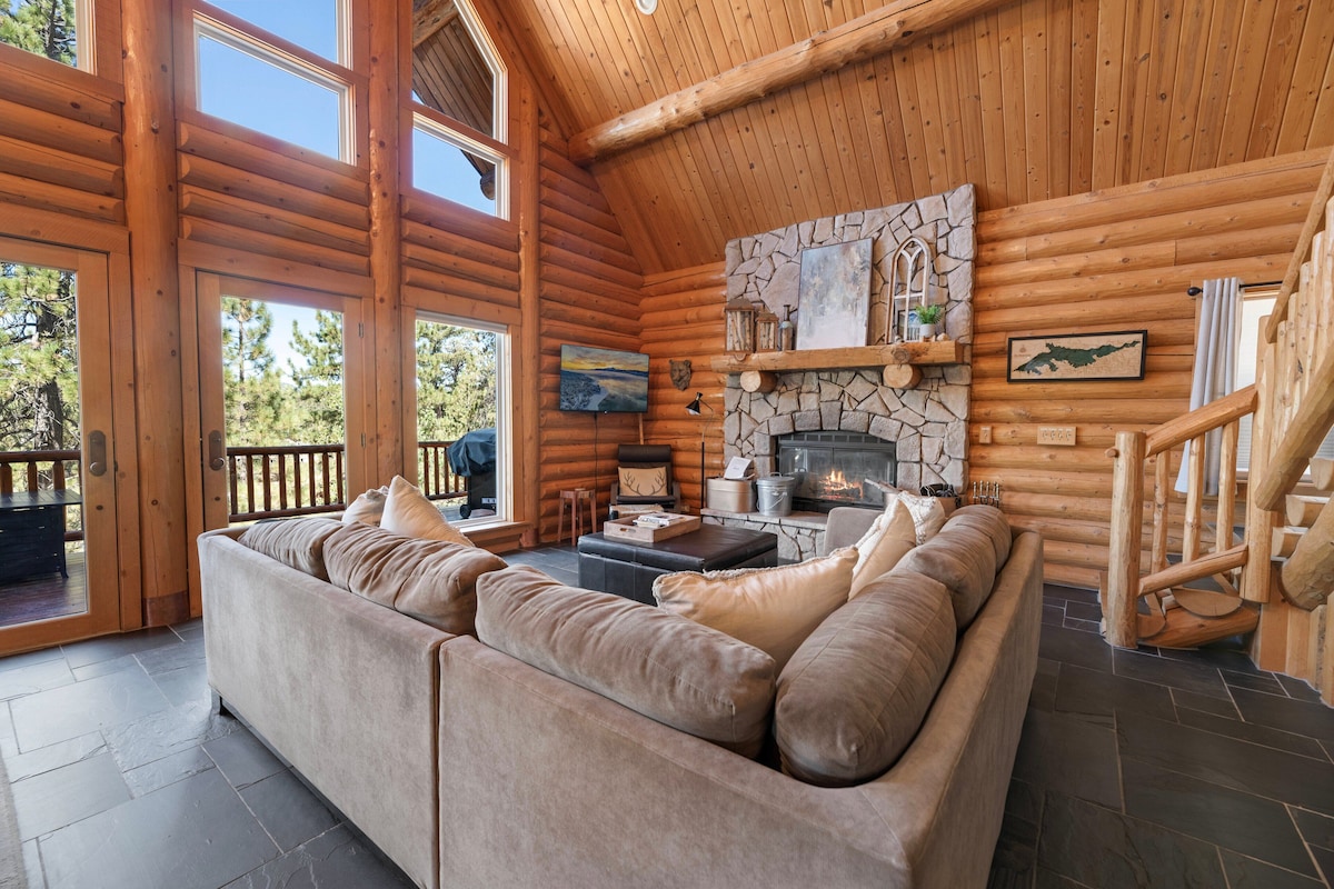 Photo 5 of Lakeview Lodge - Across the street from the lake, Log Cabin, Arcade Game ,Lake Views ,NatlForest