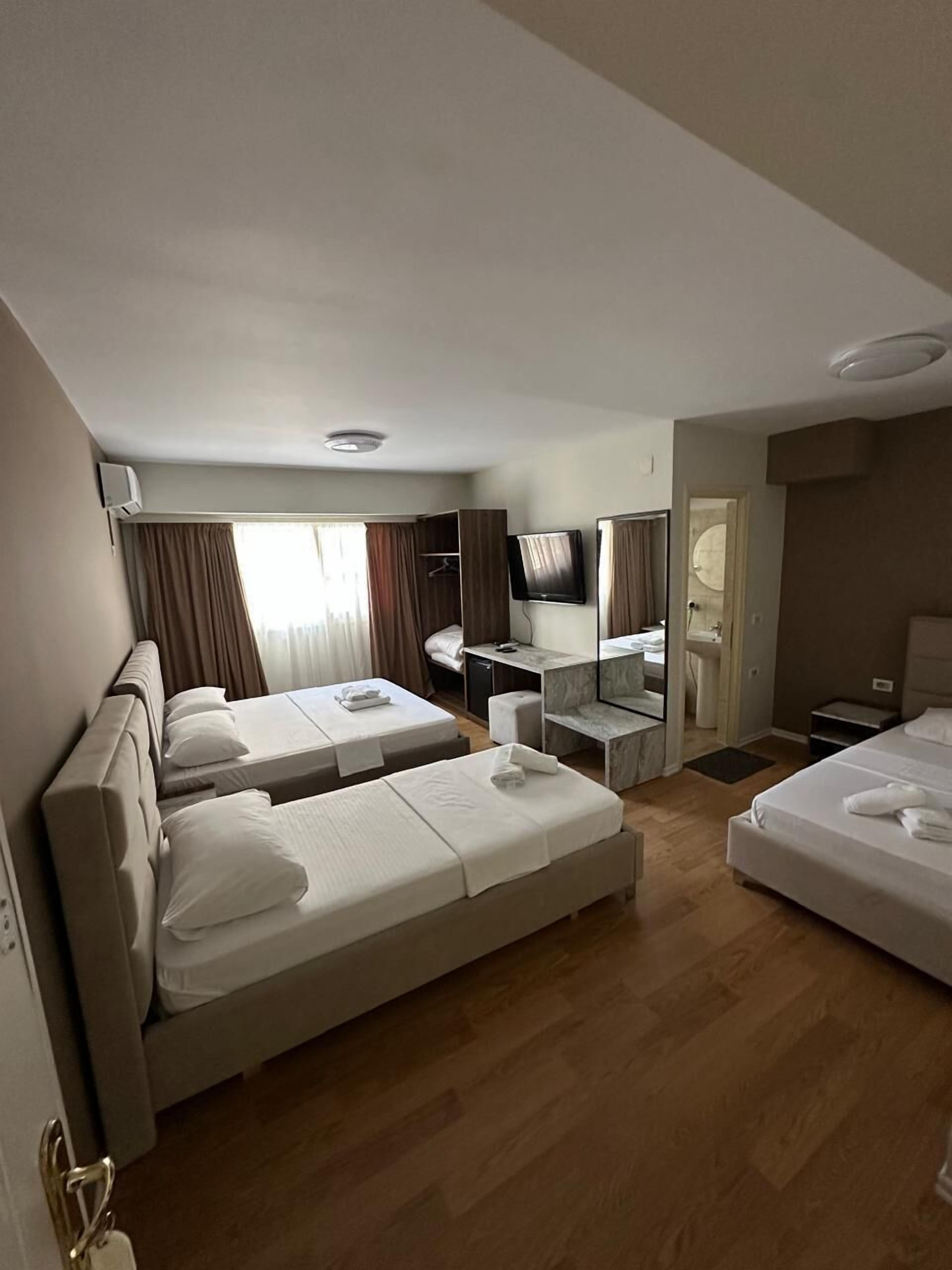 华丽客房 | 办公桌、笔记本电脑工作区、遮光窗帘、隔音