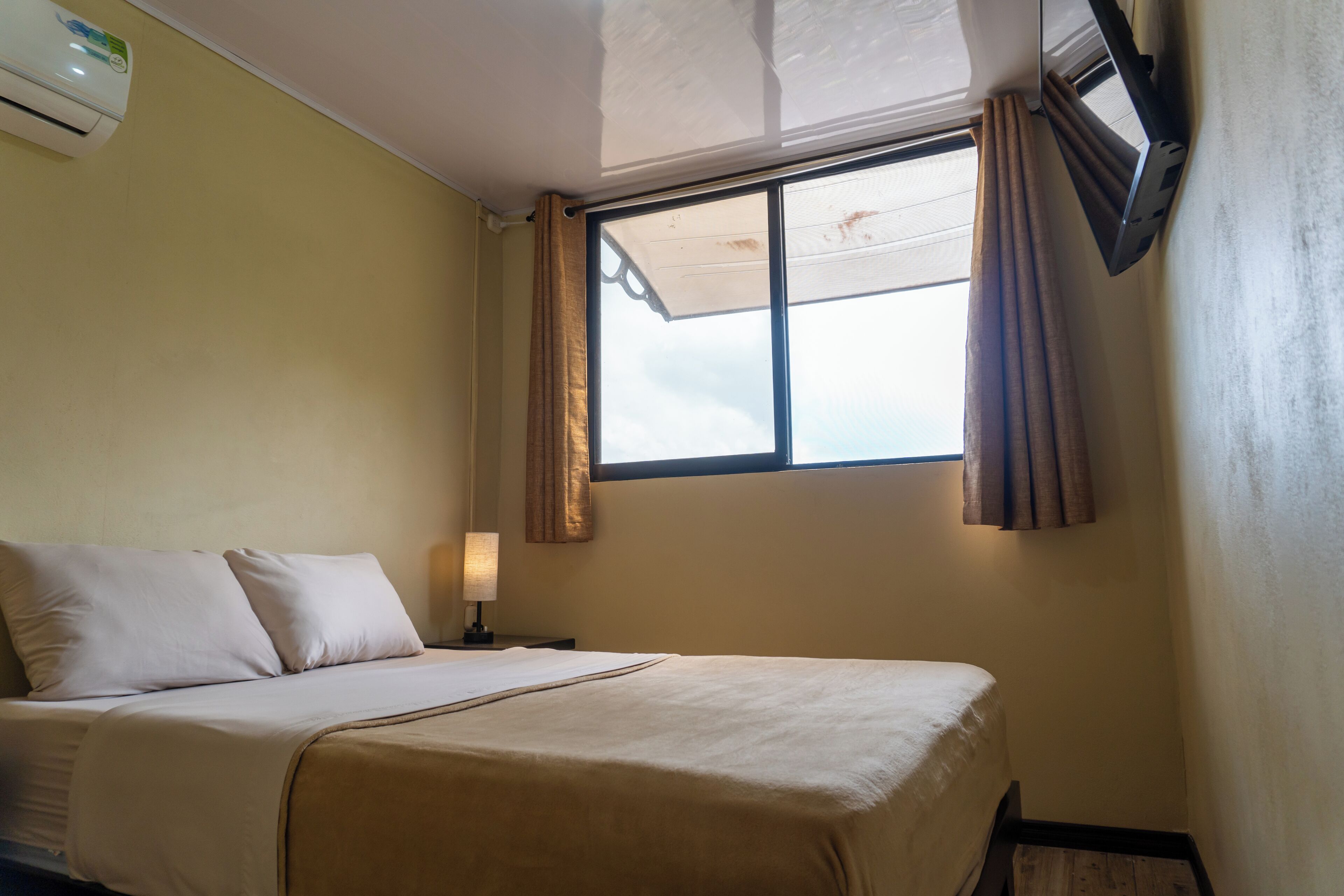 1 bedroom, free WiFi, bed sheets