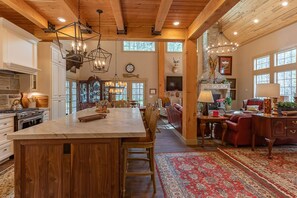 Hus (6 Bedrooms) | Matsal