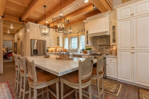 Maison (6 Bedrooms) | Salle à manger