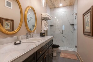 House (6 Bedrooms) | Bathroom - Uncle Chris' Cabin (Island Park)