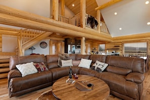 บ้านพัก (3 Bedrooms) | บริเวณนั่งเล่น | ทีวี, เครื่องเล่นดีวีดี