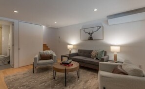 하우스 (4 Bedrooms) | 거실 공간