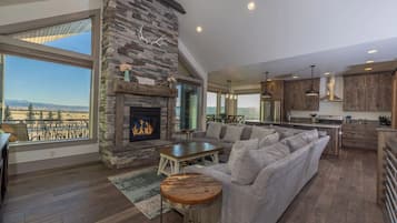 Talo (5 Bedrooms) | Oleskelualue