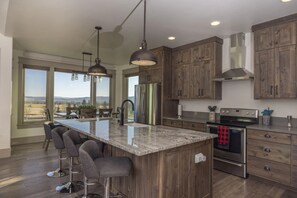 House (5 Bedrooms) | Private kitchen